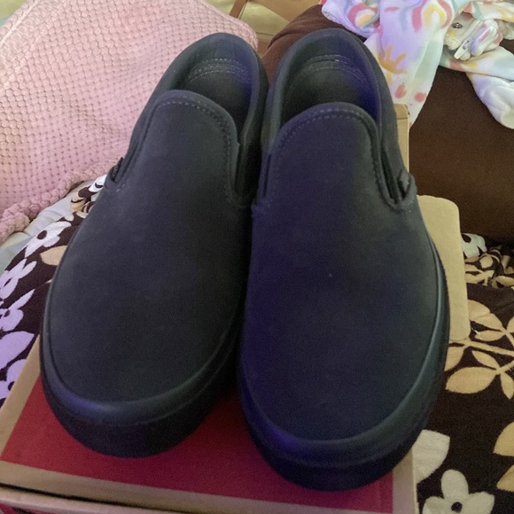 Vans - Picture 2 of 3